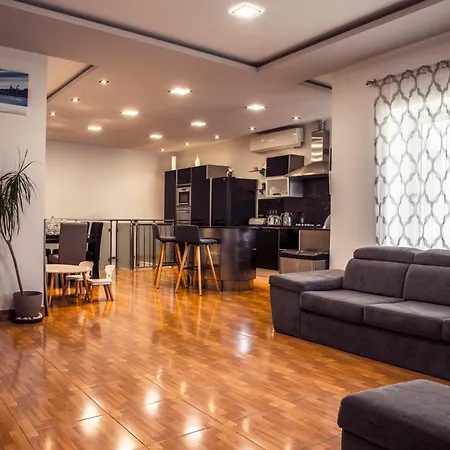 Apartment With Luxurious Pool 5 Mins Walk From The Beach Naxxar