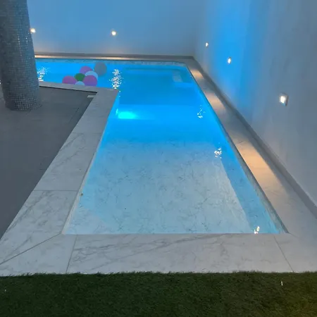 With Luxurious Pool 5 Mins Walk From The Beach Naxxar